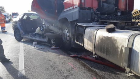 Befejezték a helyszínelést a rendőrök - újra járható a 81-es